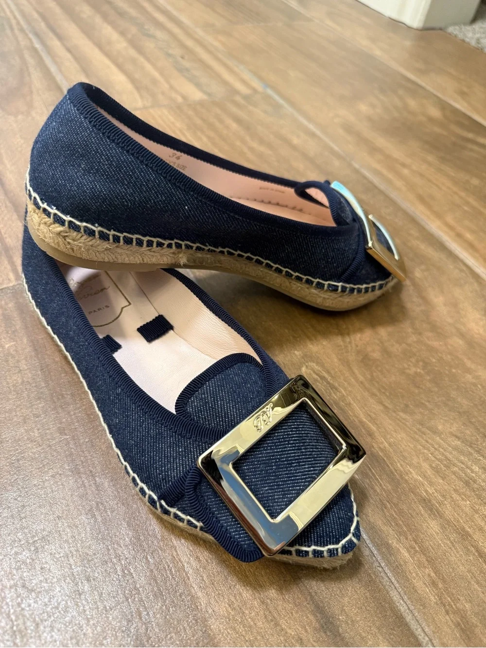 Roger Vivier Denim Espadrille Flat Dark Blue Gold Buckle 34 4 Flatform Shoes